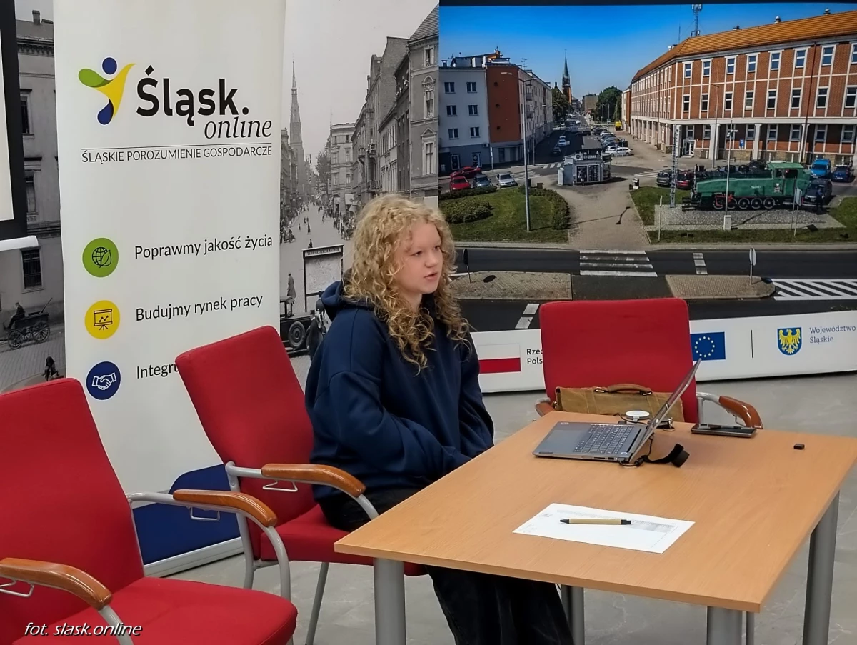 Wernisaż wystawy fotograficznej "Światło. Cień" podczas Światowego Dnia Informacji Na Temat Rozwoju — 38