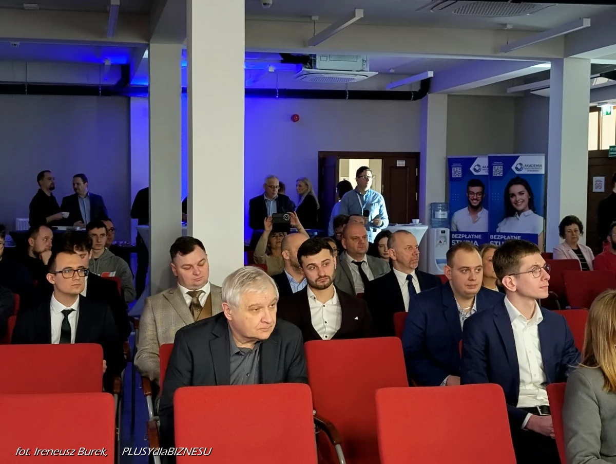 Studenci ANS w Raciborzu zaprezentowali innowacyjne projekty inżynierskie — 12