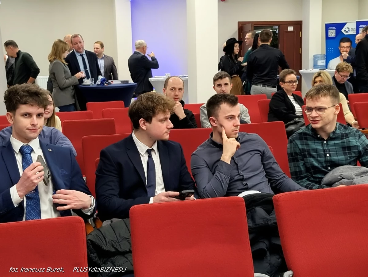 Studenci ANS w Raciborzu zaprezentowali innowacyjne projekty inżynierskie — 16