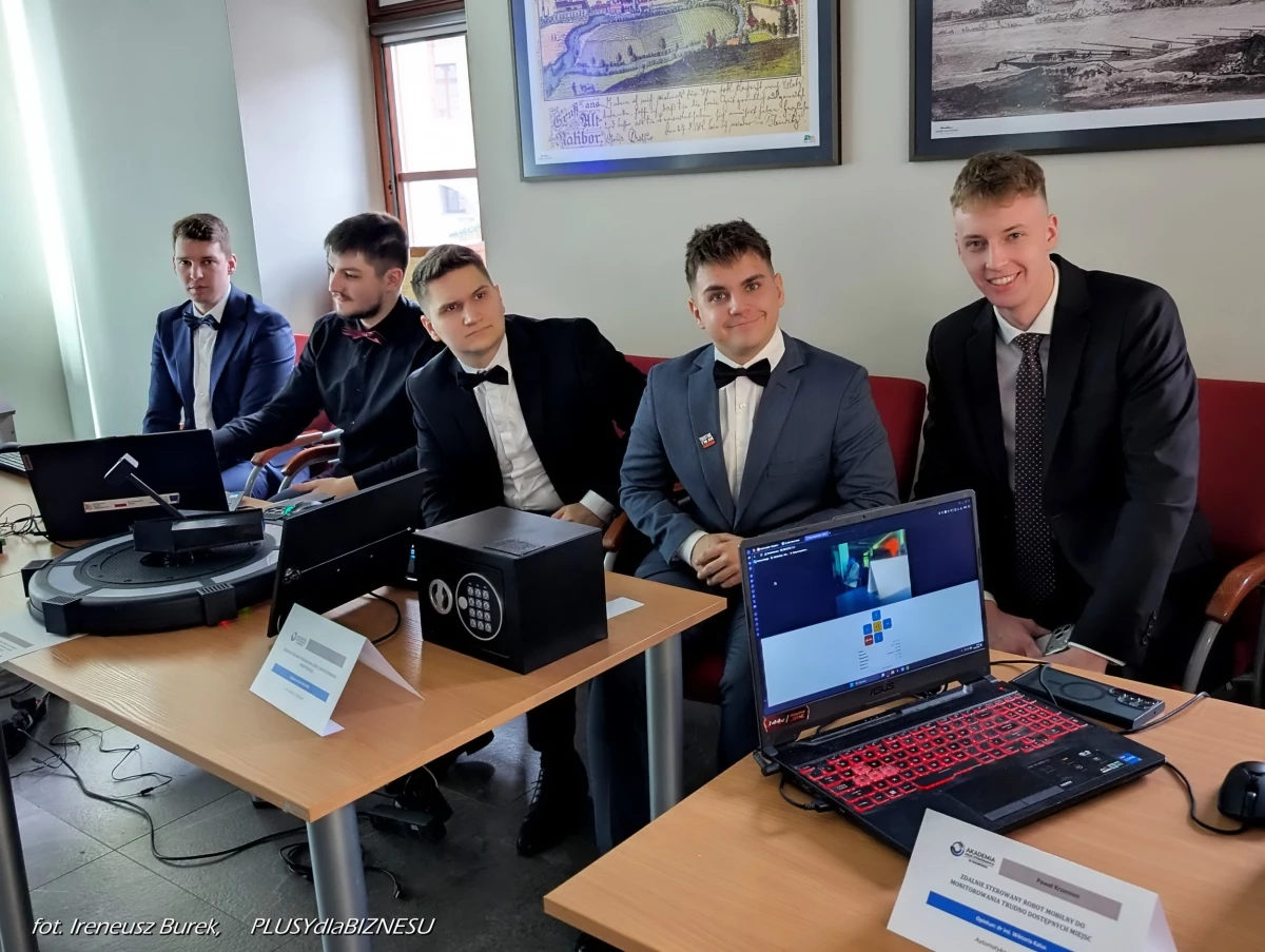 Studenci ANS w Raciborzu zaprezentowali innowacyjne projekty inżynierskie — 3