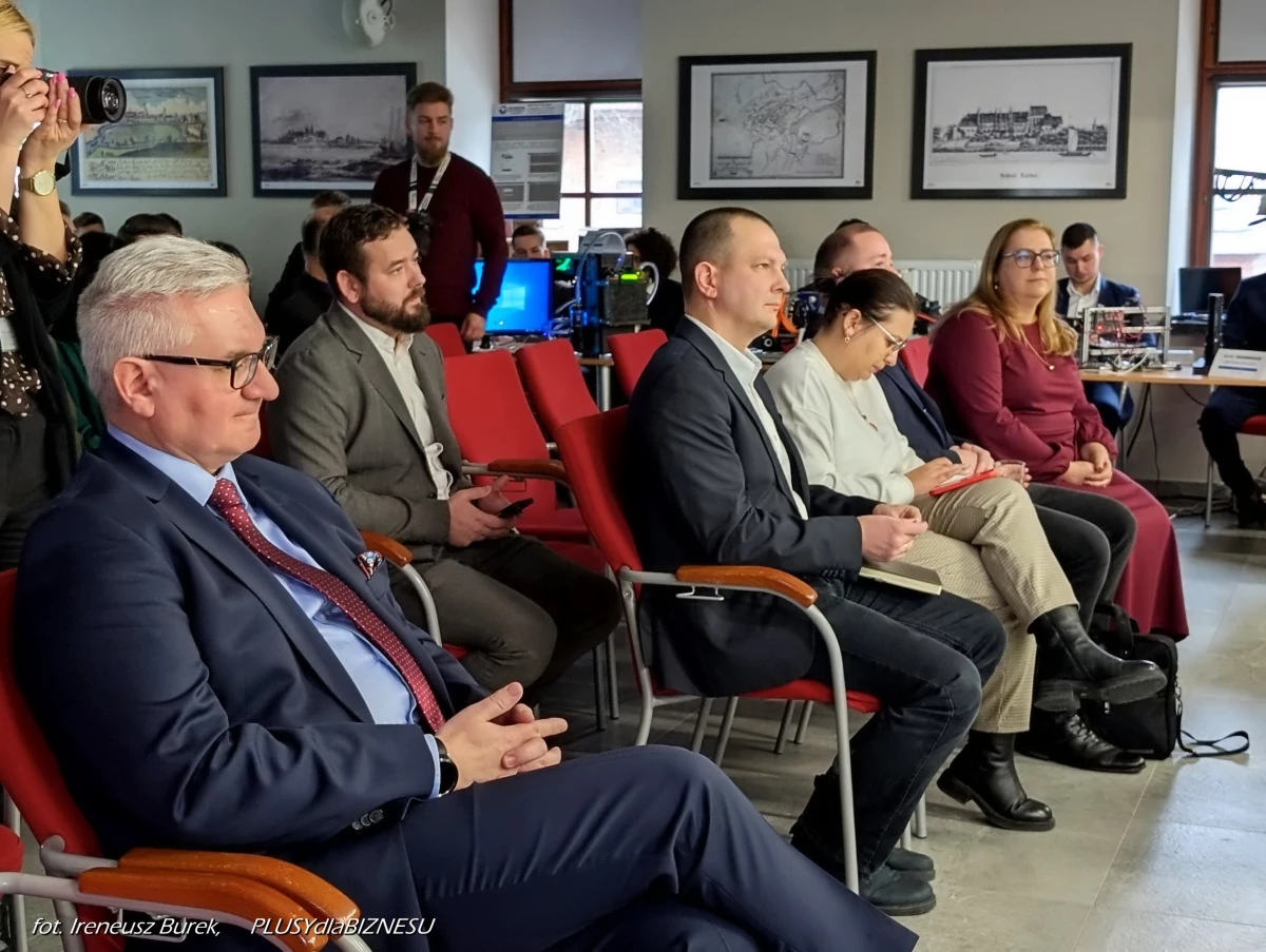 Studenci ANS w Raciborzu zaprezentowali innowacyjne projekty inżynierskie — 10