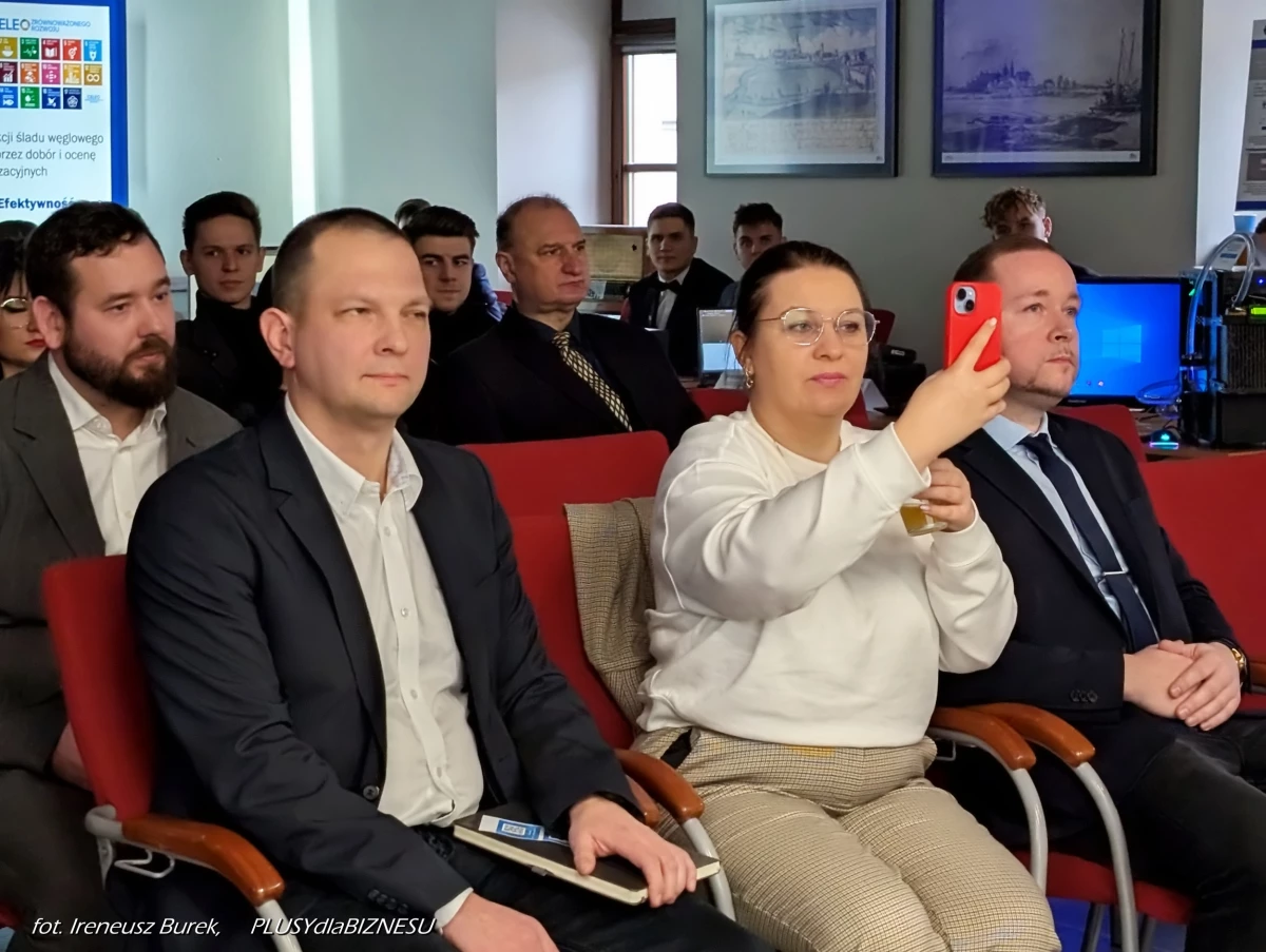 Studenci ANS w Raciborzu zaprezentowali innowacyjne projekty inżynierskie — 13
