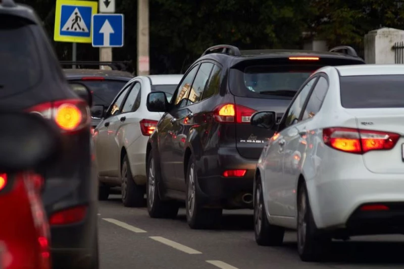 Samochody zanieczyszczają nie tylko powietrze