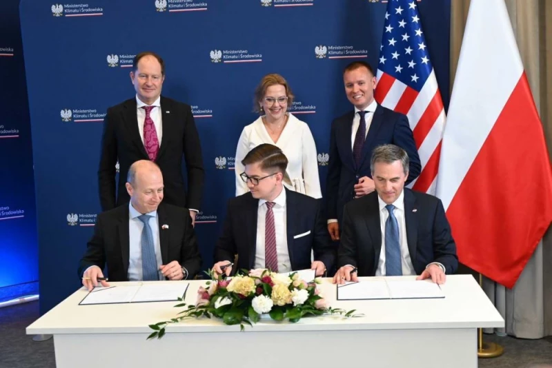 Umowa w sprawie budowy elektrowni jądrowej w Polsce podpisana