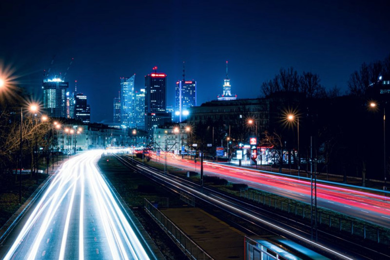 Warszawa chce ograniczyć szkodliwe emisje z transportu drogowego