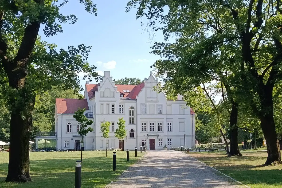 Małe miejscowości zyskują na znaczeniu. Turyści wybierają ciszę i niższe wydatki