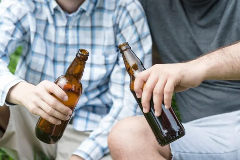 Alkoholové neschopenky klesly, ale v systémech ZUS dál ukazují jen špičku problému