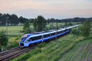 PKP Intercity zabezpiecza prąd na lata 2026-2028. Coraz większa część z OZE