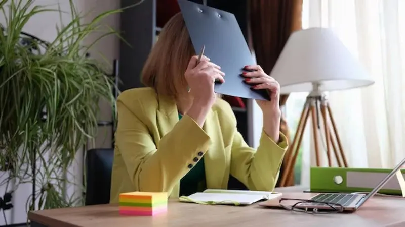 Poláci si nosí pracovní napětí domů. 46 % vidí dopad na vztahy s blízkými