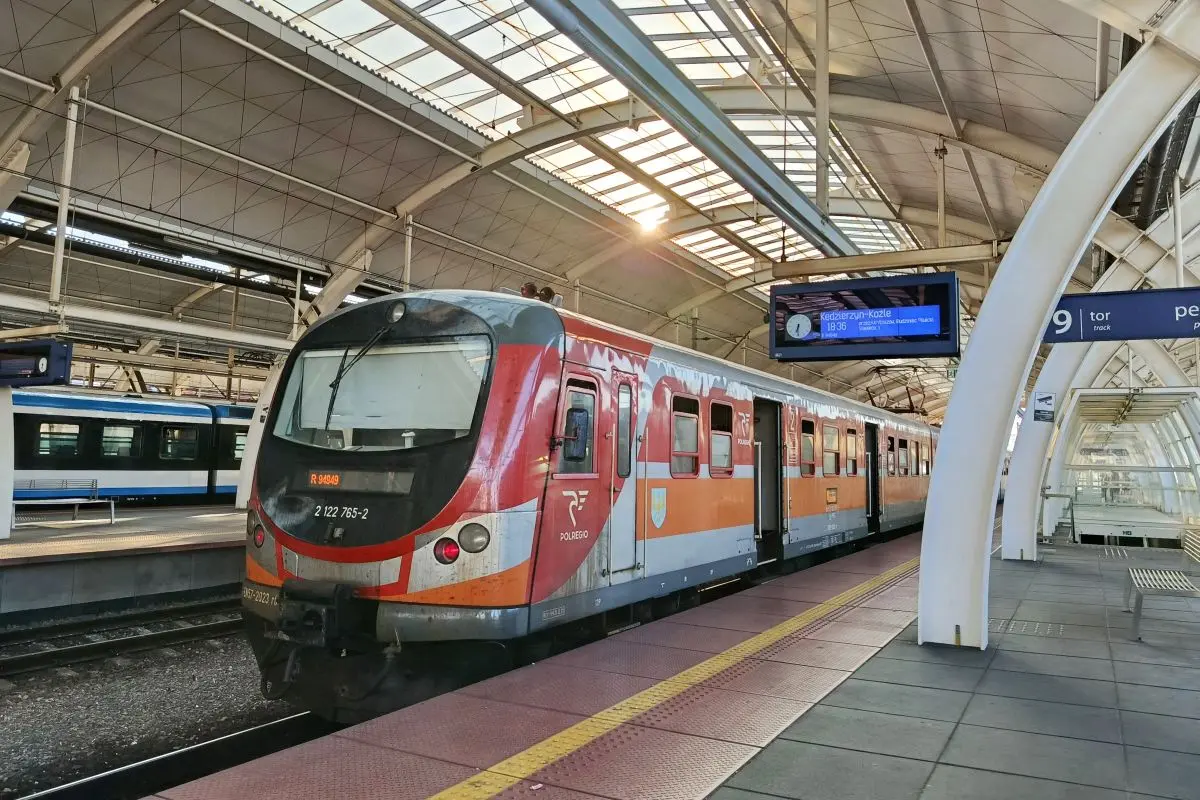 Ponad 17 mln pasażerów Polregio w wakacje. Kolej zyskuje na popularności
