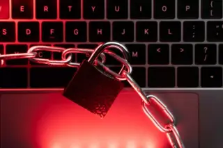 AI może samodzielnie prowadzić cyberataki. Jak powinny reagować firmy?