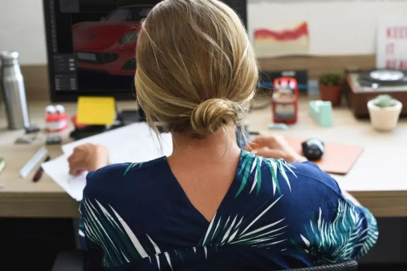 Menstruacja i menopauza w miejscu pracy. Nowe wytyczne dla pracodawców