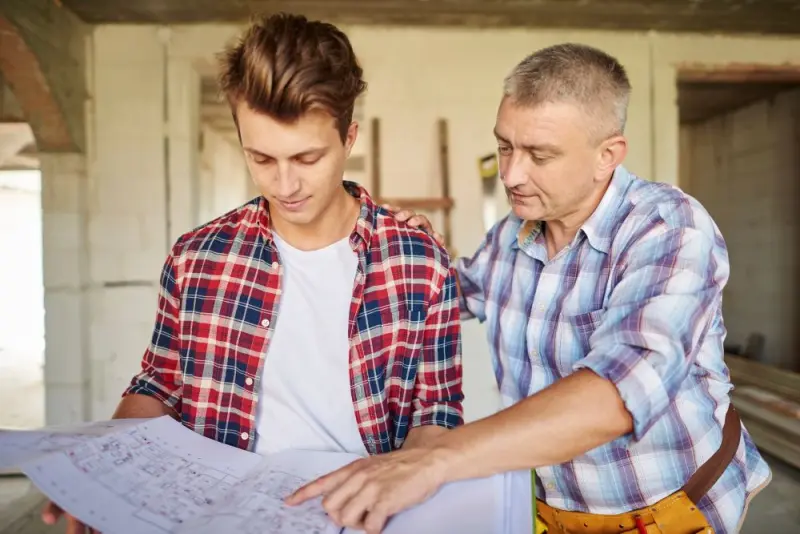 Pięć pokoleń na rynku pracy. Firmy muszą zmierzyć się z różnymi potrzebami
