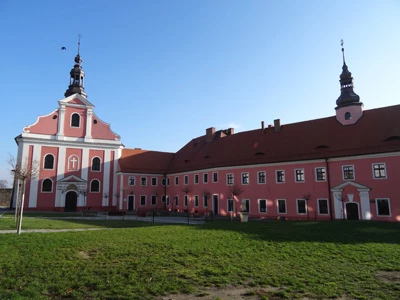 Kościół klasztorny Franciszkanów - Zespół klasztorny Franciszkanów