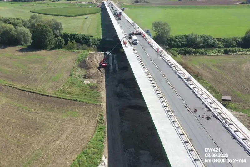 Po letech bez stálého přemostění. Most nad Odrou mezi Grzegorzowicemi a Ciechowicemi vstupuje do závěrečné fáze
