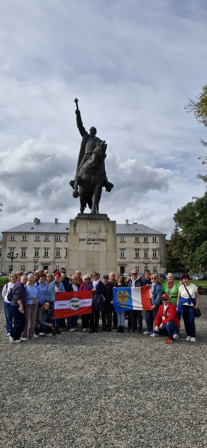Raciborský PTTK přivezl 66 výletníků do Zamošče, Ščebrzeszyna i Zwierzyńce