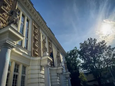 Mają ponad sto lat i znów wyglądają jak dawniej. Odnowiono zabytkowe rzeźby w Opawie — 1