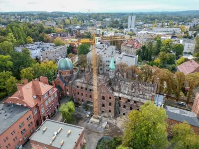 Co dzieje się w „Juliuszu” w Rybniku? Trwa przebudowa zabytkowego budynku — 1