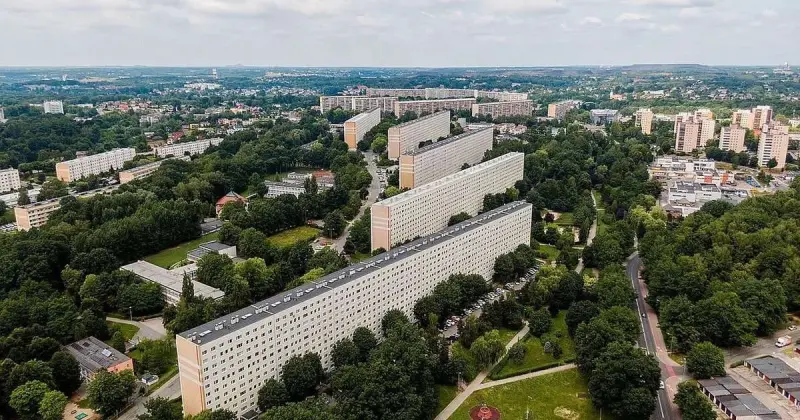 Jastrzębie-Zdrój zazielenia przestrzeń między blokami. Powstaną ławki i budki dla ptaków