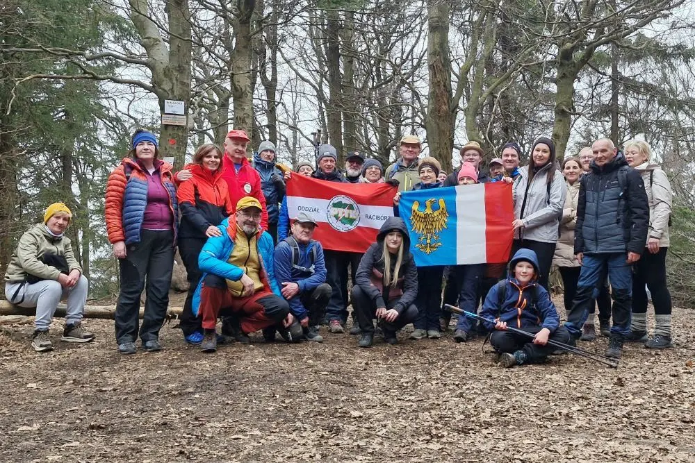 PTTK Racibórz na Chełmcu i Waligórze – górska przygoda na szczytach Korony Gór Polski