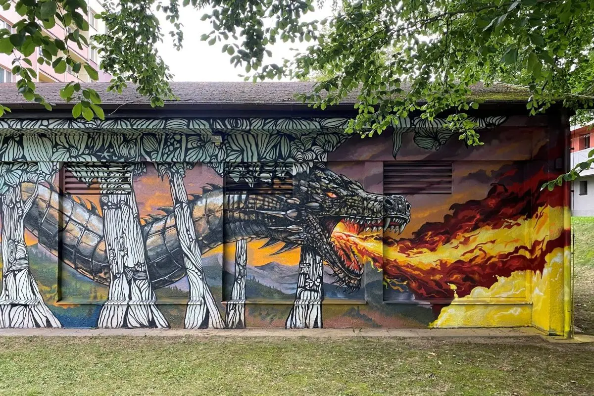 Nowy mural w Trzyńcu – artystyczny hołd dla miasta i jego legend